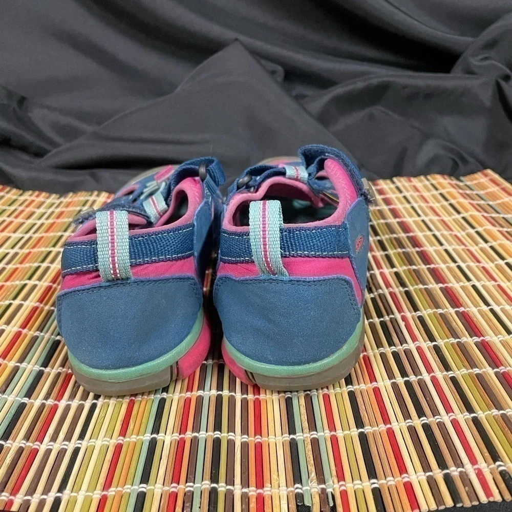 𝅺keen Clearwater CNS Sandals, waterproof, Women Size 5 - Picture 4 of 8